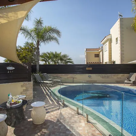 Tropical Villa Ayia Napa