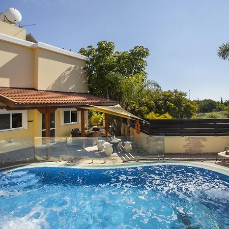 Tropical Villa *